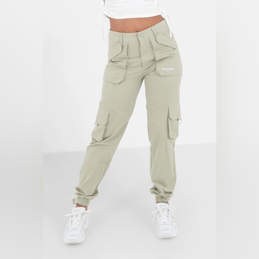 SIXTH JUNE Multi pockets cargo Pants 33941-KAKI
$79.90 NWT
